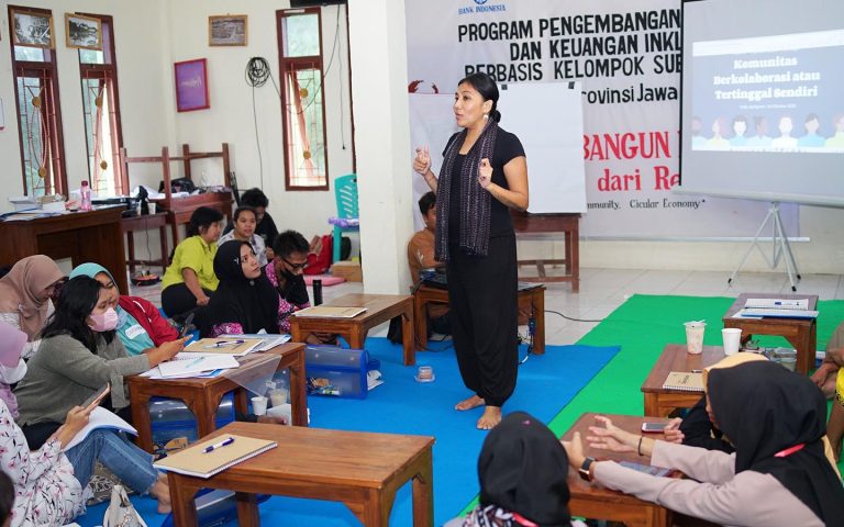 sesi komunitas berkolaborasi atau tertinggal - kabari